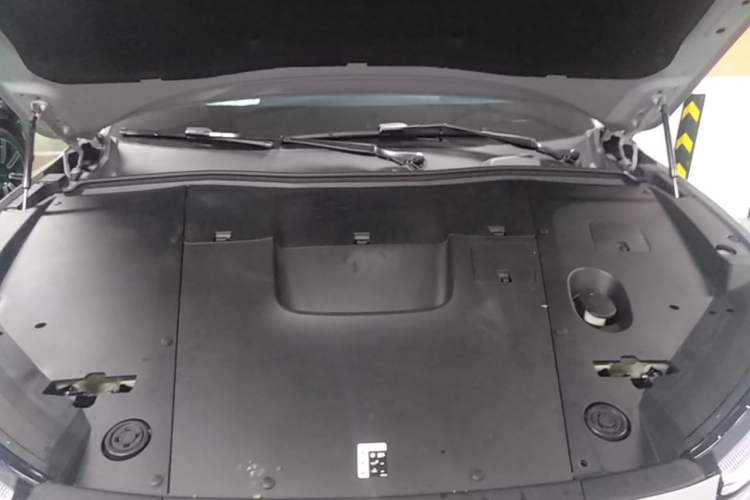 Used Nio EC6 2023 75 kWh Engine Bay