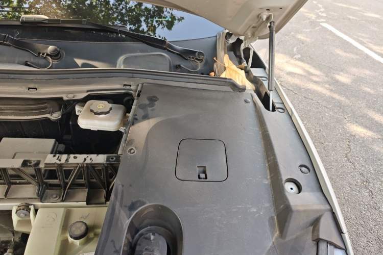 Used Nio EC6 2023 75 kWh Engine Bay Left