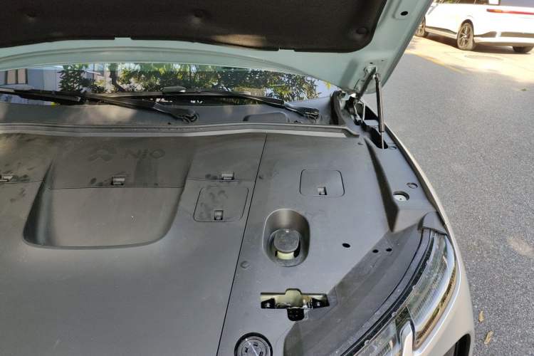 Used Nio EC6 2023 75 kWh Engine Bay Left