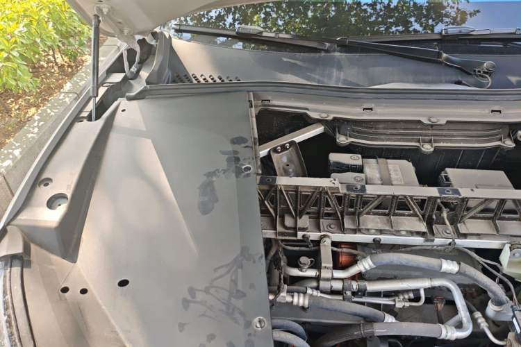 Used Nio EC6 2023 75 kWh Engine Bay Right