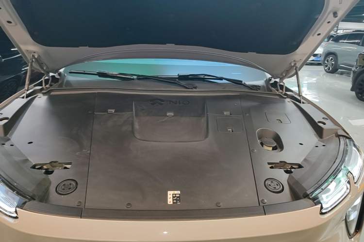 Used Nio EC6 2023 75 kWh Engine Bay