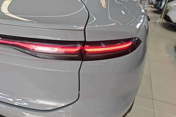 Used Nio EC6 2023 75 kWh Exterior 1