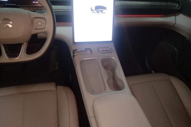 Used Nio EC6 2023 75 kWh Gear Lever