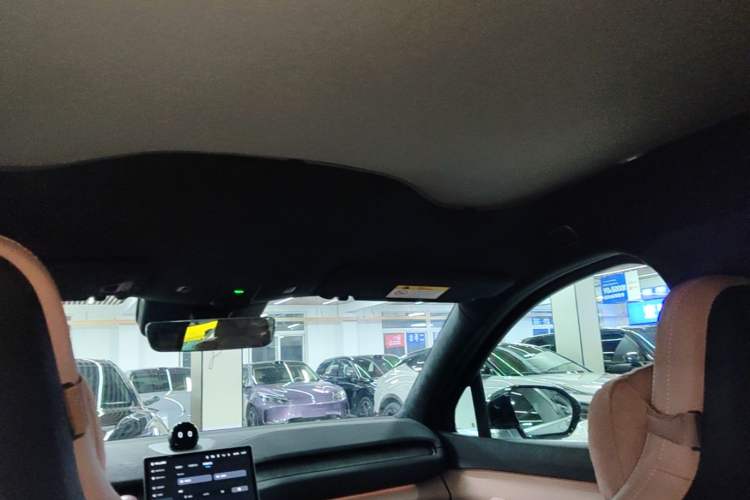 Used Nio EC6 2023 75 kWh Headliner