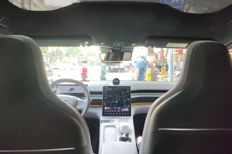 Used Nio EC6 2023 75 kWh Headliner