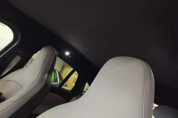 Used Nio EC6 2023 75 kWh Headliner