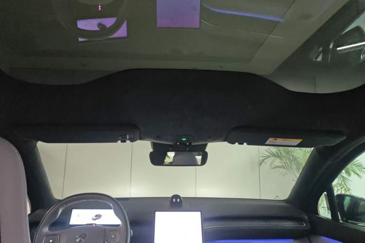 Used Nio EC6 2023 75 kWh Headliner