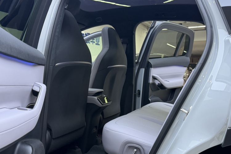 Used Nio EC6 2023 75 kWh Interior 2