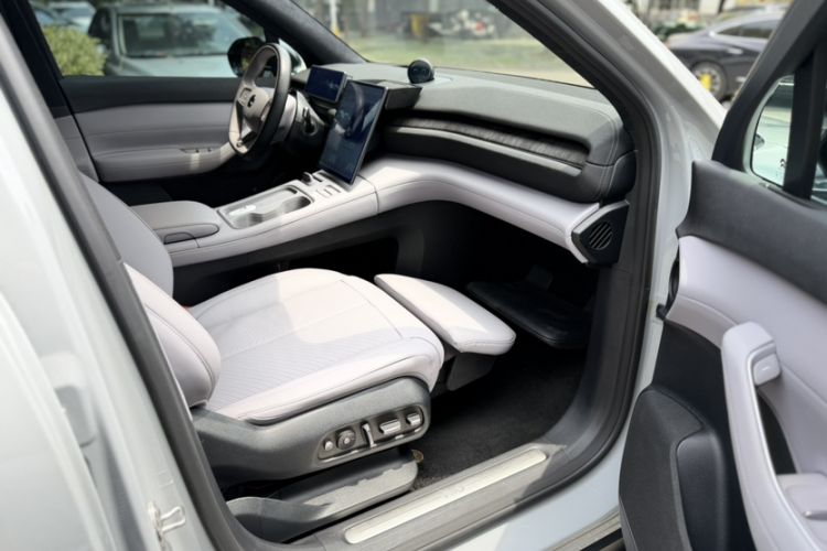Used Nio EC6 2023 75 kWh Interior 4
