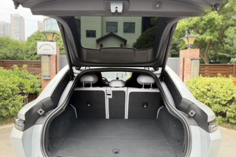 Used Nio EC6 2023 75 kWh Interior 5