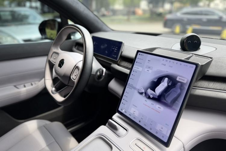 Used Nio EC6 2023 75 kWh Interior 7