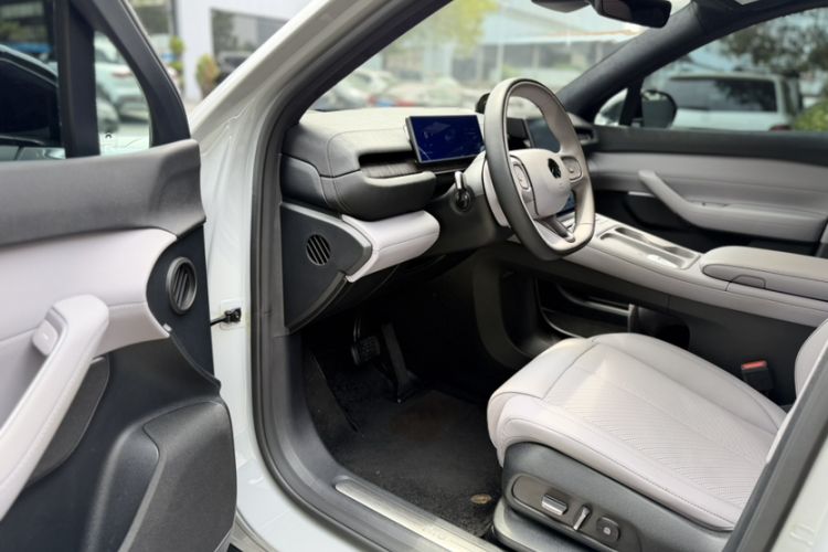 Used Nio EC6 2023 75 kWh Interior 8
