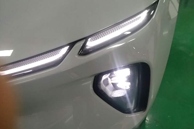 Used Nio EC6 2023 75 kWh Left Front Headlight