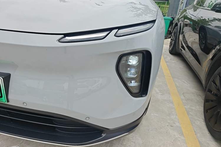 Used Nio EC6 2023 75 kWh Left Front Headlight