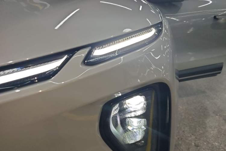 Used Nio EC6 2023 75 kWh Left Front Headlight