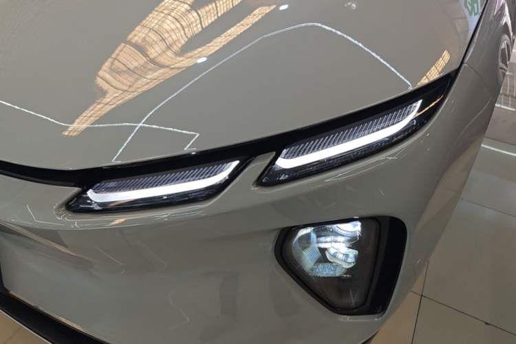Used Nio EC6 2023 75 kWh Left Front Headlight