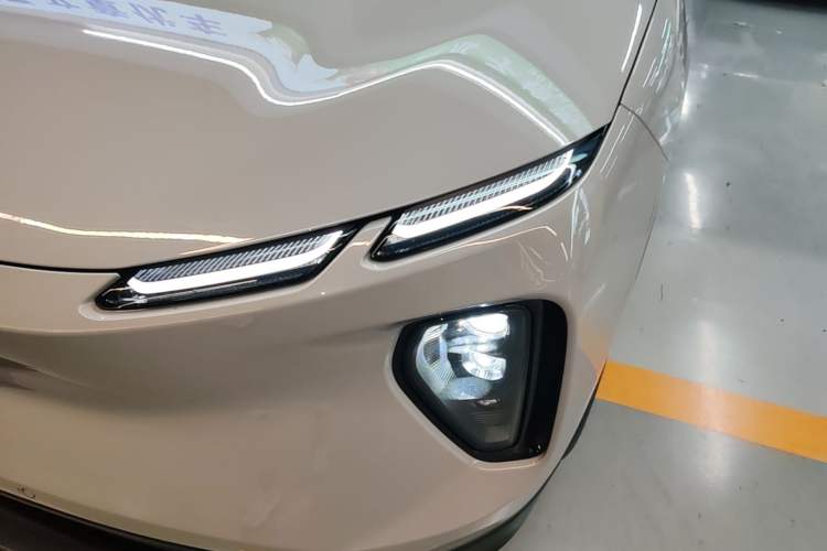 Used Nio EC6 2023 75 kWh Left Front Headlight