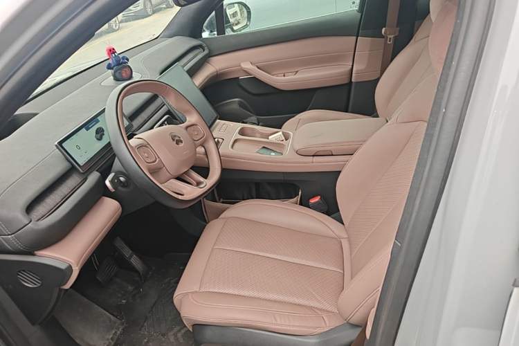 Used Nio EC6 2023 75 kWh Left Front Seat