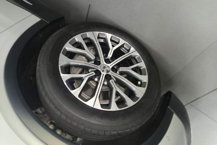 Used Nio EC6 2023 75 kWh Left Front Wheel Hub