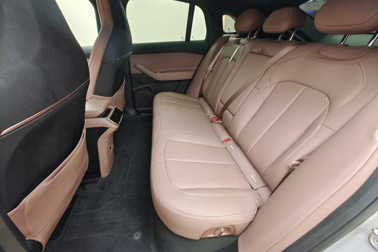 Used Nio EC6 2023 75 kWh Left Rear Seat