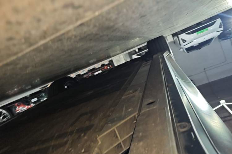 Used Nio EC6 2023 75 kWh Left Side Sill
