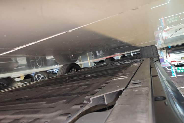 Used Nio EC6 2023 75 kWh Left Side Sill