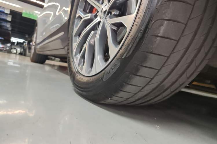 Used Nio EC6 2023 75 kWh Left Side Sill
