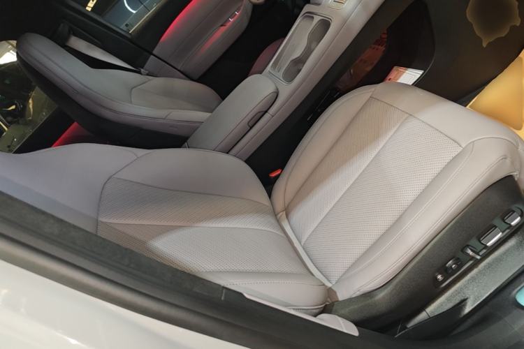 Used Nio EC6 2023 75 kWh Right Front Seat