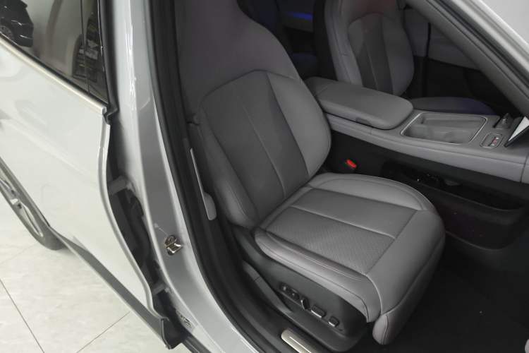 Used Nio EC6 2023 75 kWh Right Front Seat