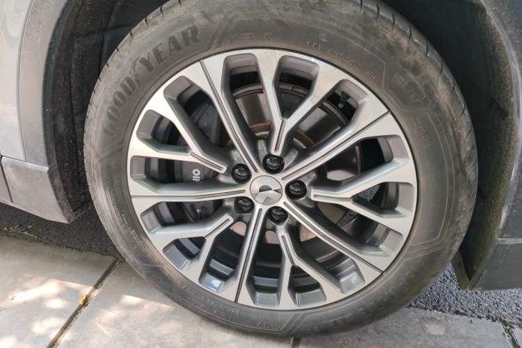 Used Nio EC6 2023 75 kWh Right Front Wheel Hub