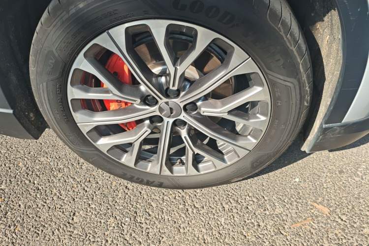 Used Nio EC6 2023 75 kWh Right Front Wheel Hub