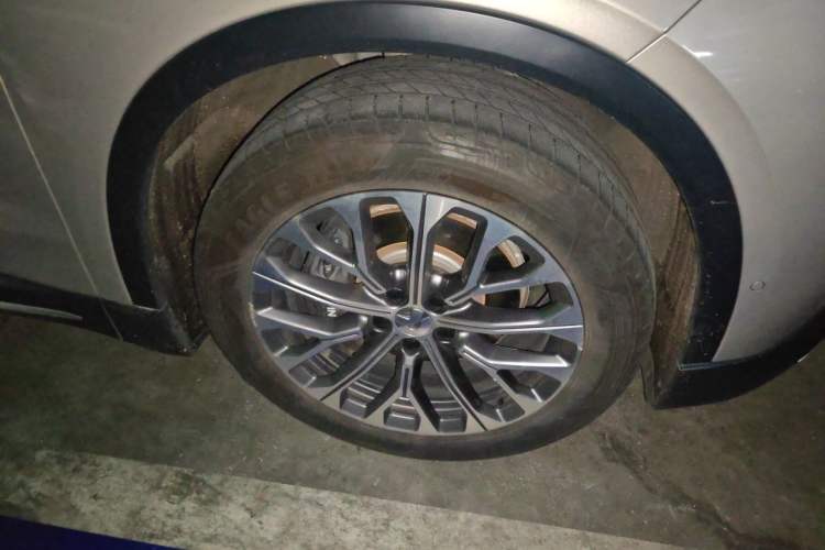 Used Nio EC6 2023 75 kWh Right Front Wheel Hub