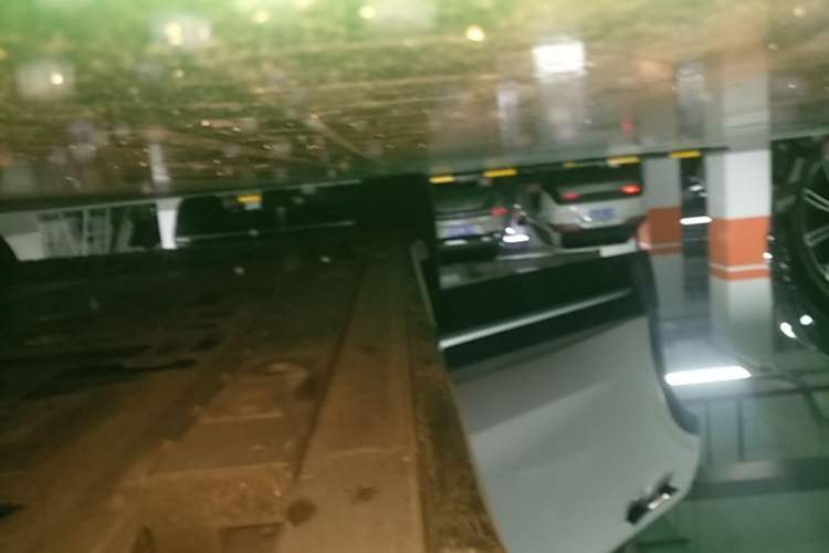 Used Nio EC6 2023 75 kWh Right Side Sill