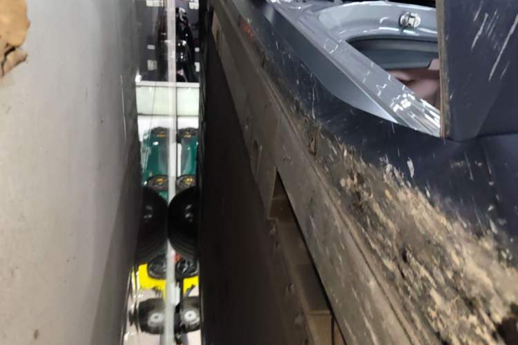 Used Nio EC6 2023 75 kWh Right Side Sill