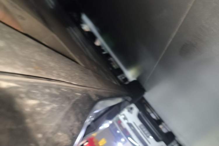 Used Nio EC6 2023 75 kWh Right Side Sill