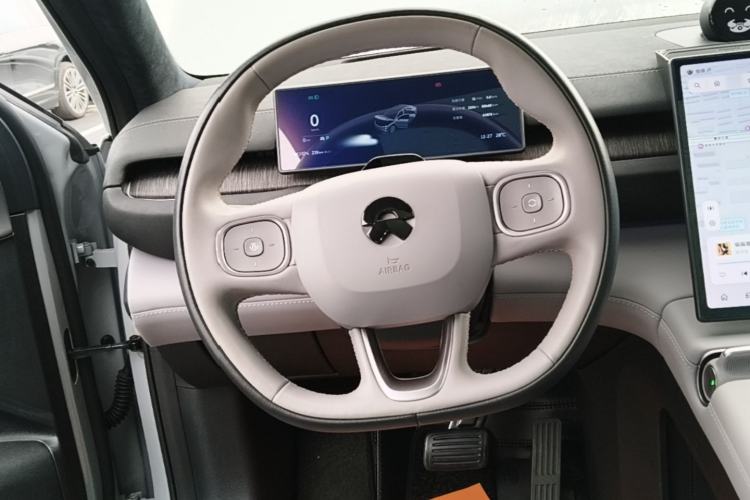 Used Nio EC6 2023 75 kWh Steering Wheel
