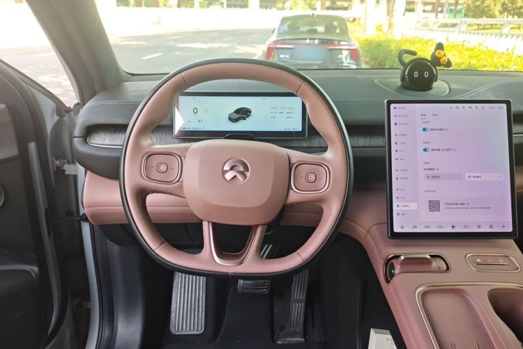 Used Nio EC6 2023 75 kWh Steering Wheel
