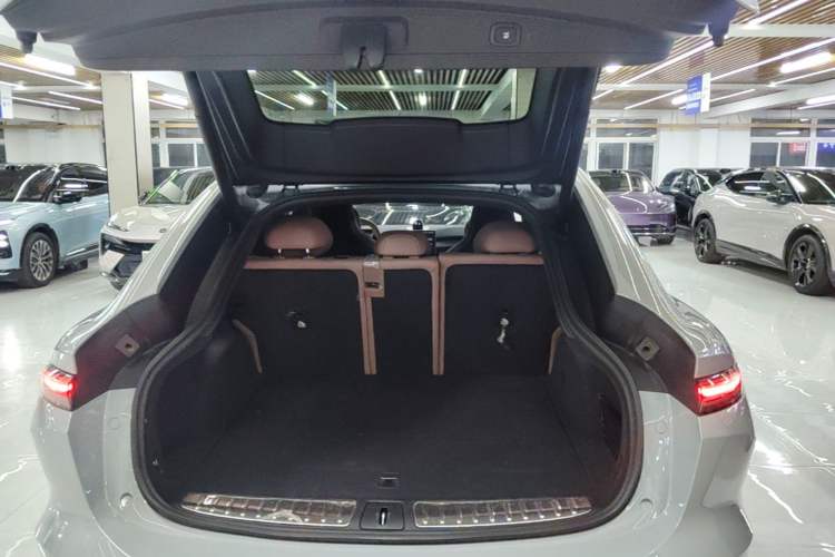 Used Nio EC6 2023 75 kWh Trunk