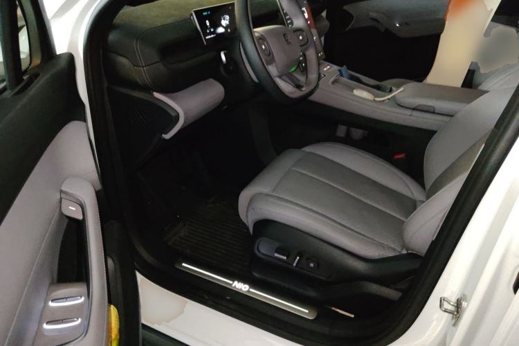 Used Nio EC6 2023 75 kWh Driver Seat