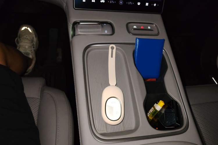 Used Nio EC6 2023 75 kWh Gear Lever