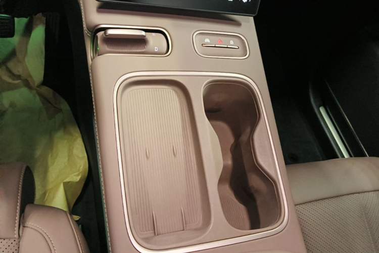 Used Nio EC6 2023 75 kWh Gear Lever