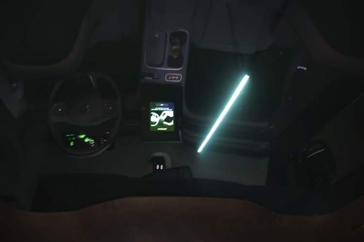 Used Nio EC6 2023 75 kWh Headliner