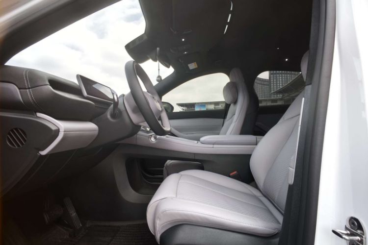 Used Nio EC6 2023 75 kWh Interior 5