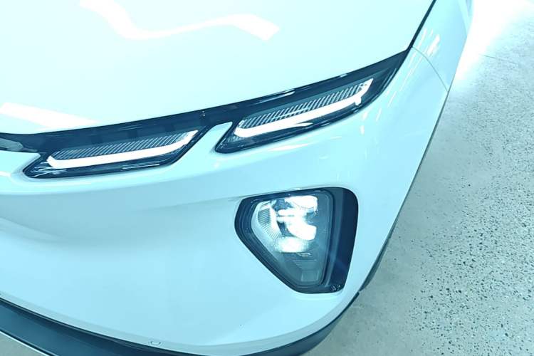 Used Nio EC6 2023 75 kWh Left Front Headlight