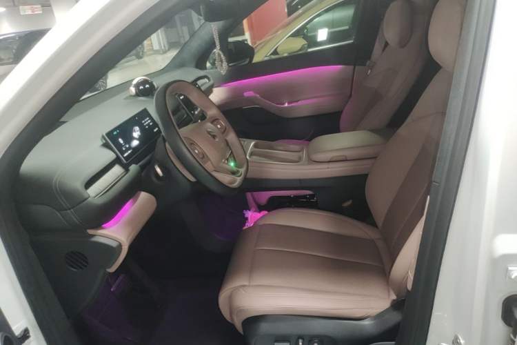Used Nio EC6 2023 75 kWh Left Front Seat