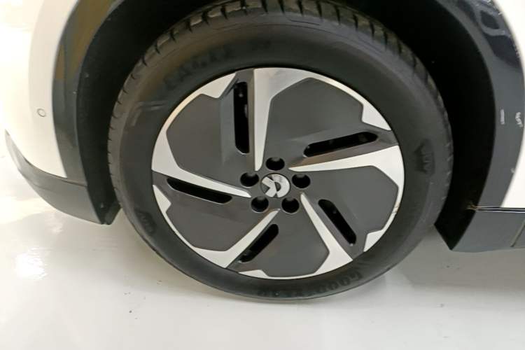 Used Nio EC6 2023 75 kWh Left Front Wheel Hub