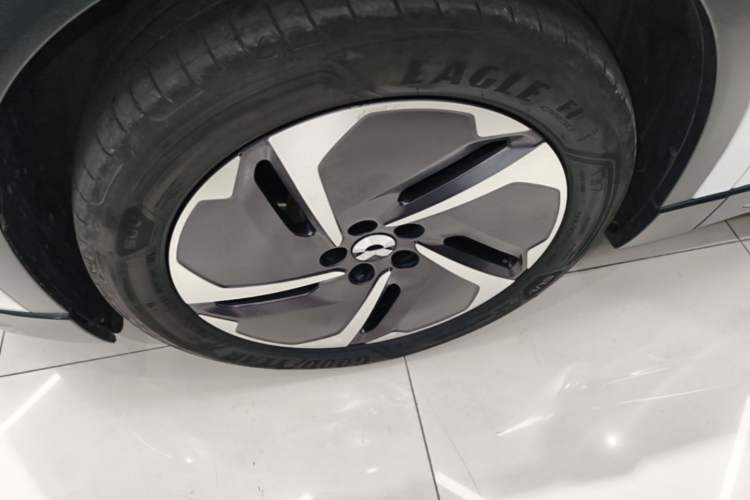 Used Nio EC6 2023 75 kWh Left Front Wheel Hub