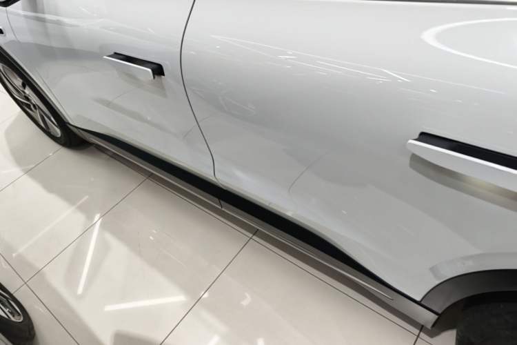 Used Nio EC6 2023 75 kWh Left Side Sill