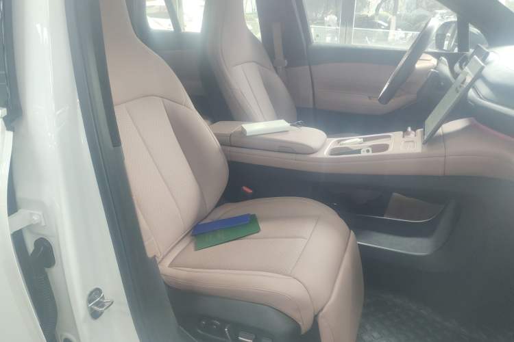 Used Nio EC6 2023 75 kWh Right Front Seat