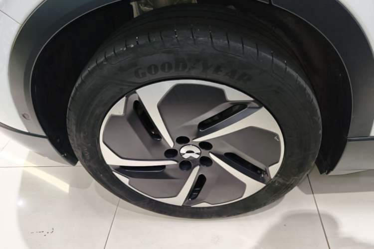 Used Nio EC6 2023 75 kWh Right Rear Wheel Hub